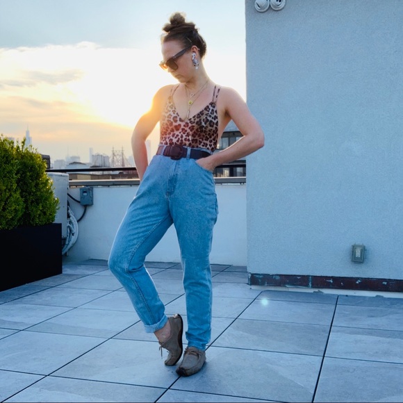 JORDACHE Vintage 80s Light Wash High Tapered Blue Jeans - Picture 13 of 17